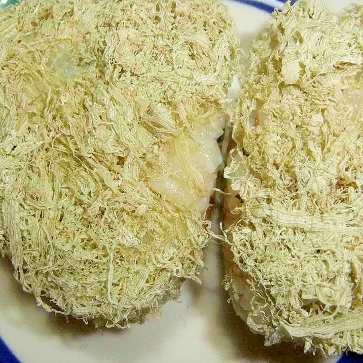 とろろ昆布で包んだおにぎり レシピ 作り方 By cachecache 楽天レシピ とろろ昆布で包んだおにぎり レシピ 作り方 By cachecache 楽天レシピ